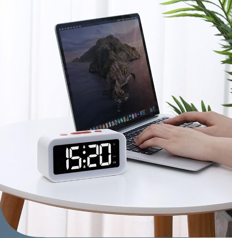 Valkyrie Aynalı LED Gece Lambası Şarjlı Dijital Masa Saati BEYAZ