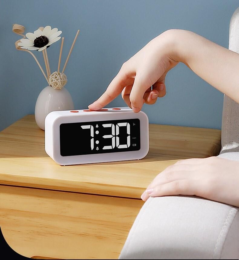 Valkyrie Aynalı LED Gece Lambası Şarjlı Dijital Masa Saati BEYAZ