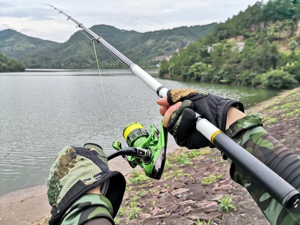 Valkyrie Kazıklı 3 Metre Karbon Fiber Balık Olta Kamış - 9 Boğum 9 Halka Teleskopik -