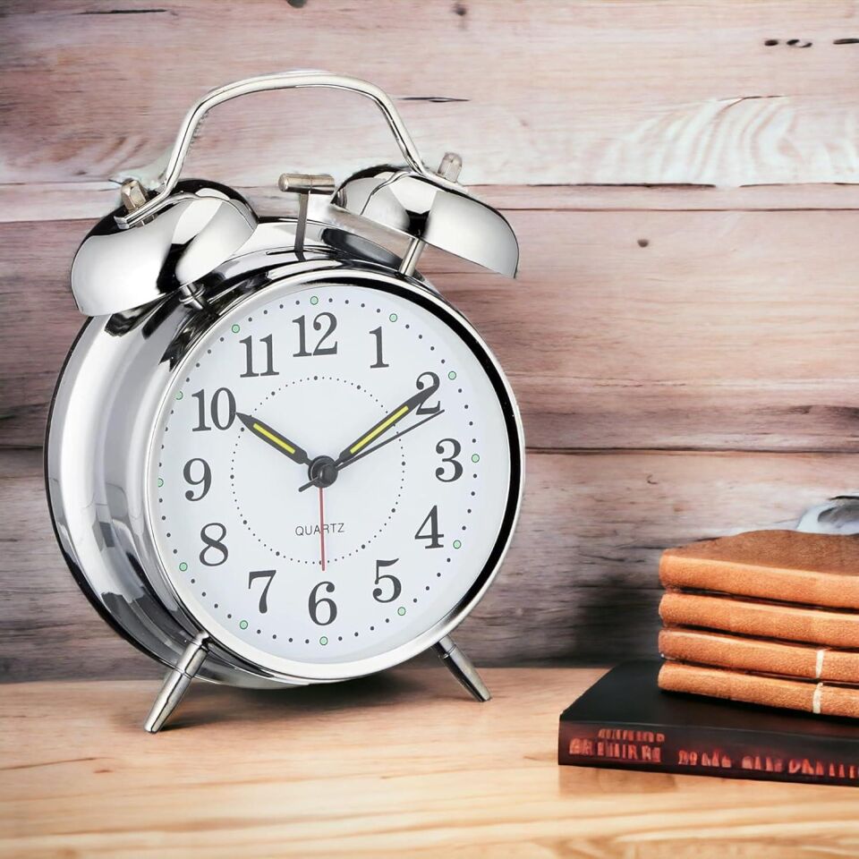 Valkyrie Akar Saniyeli Nostaljik Büyük Boy Masa Çalar Saat Yüksek Alarm sesi 16,5cm Hediyelik Işıklı Parlak Akrep Yelkovan