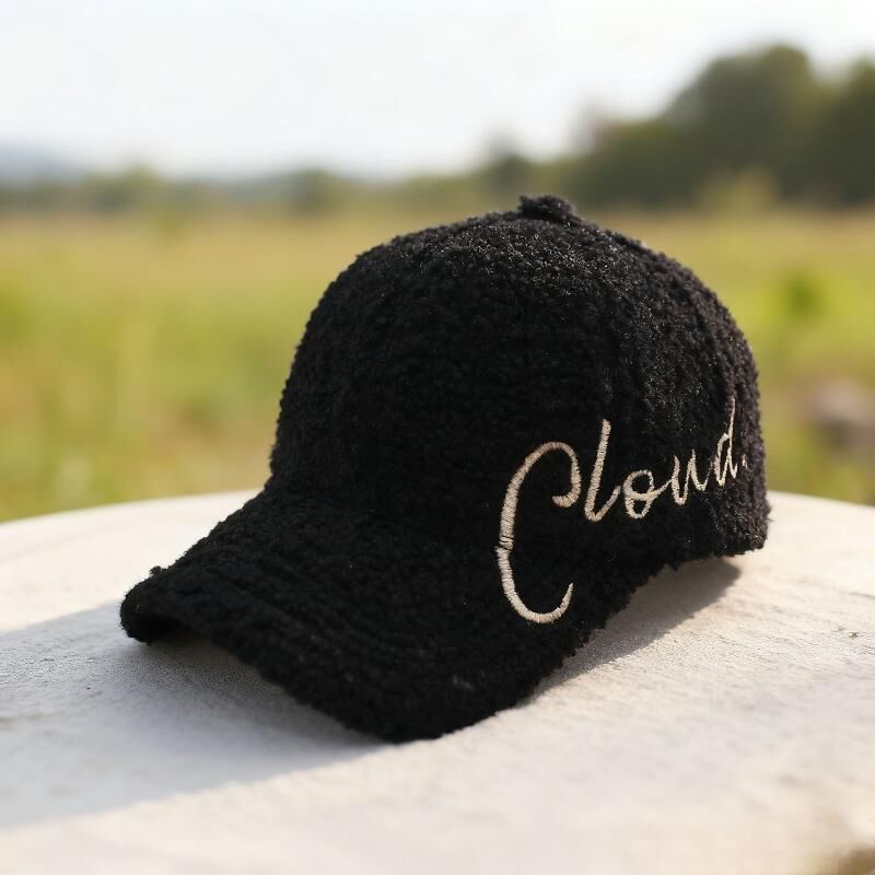 Valkyrie Peluş Şapka Kadın Erkek Unisex Kışlık Şapka Cloud Nakışlı Ayarlanabilir Teddy Şapka Siyah